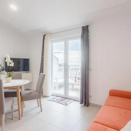 Apartmán By The Sea Duce, Omis - 8378 Dugi Rat